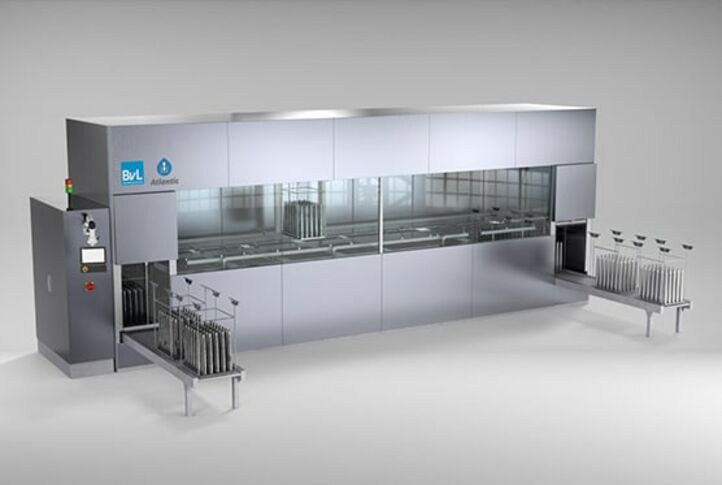 The AtlanticTR multi-chamber immersion cleaning system from BvL Oberflächentechnik allows precision cleaning to be tailored to individual requirements.