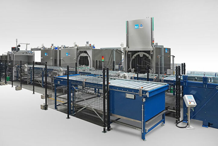 This cleaning line from BvL Oberflächentechnik provides maximally clean engine parts in a particularly short cycle time