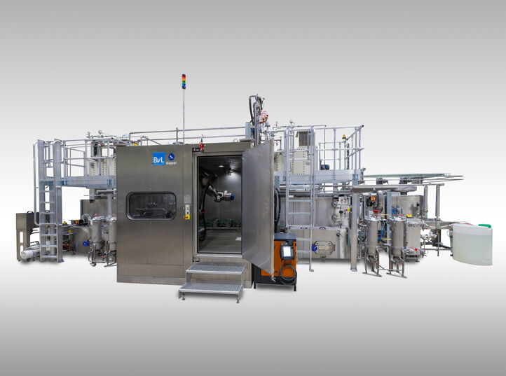 Ganzheitliches Anlagenkonzept: Entgraten, Vor- und Endreinigung, Filtration, Trocknung und Automatisierung sind technisch und wirtschaftlich optimal aufeinander abgestimmt.