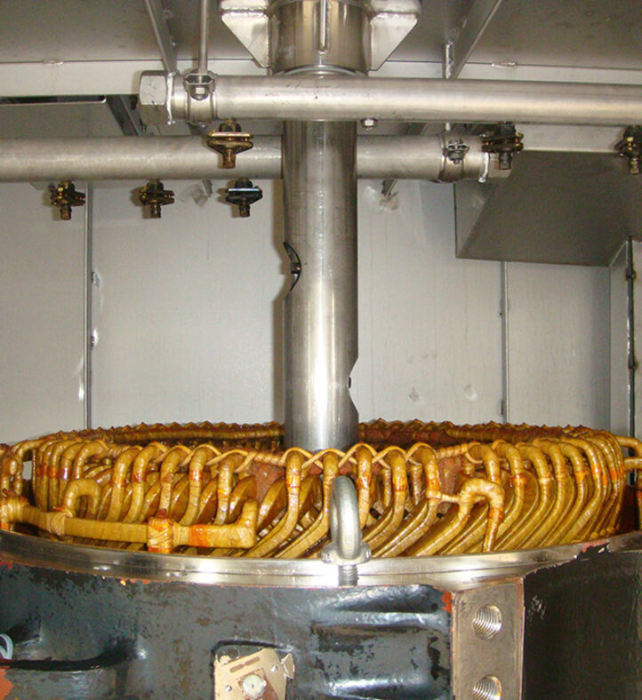 Innenansicht der Reinigungsanlage OceanRW von BvL mit ausgefahrener Lanze zur Bahn-Statorenreinigung