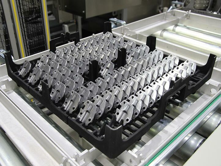 Gearbox components in hardening frame with high packing density